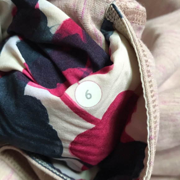 Lululemon Athletica - Picture 13 of 16